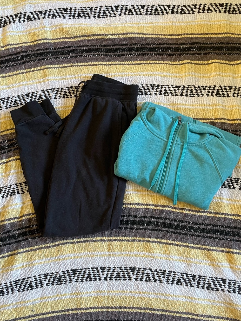 Tek Gear Women’s 2-Piece Athleisure Set Teal Full-Zip Hoodie(M) & Joggers (S)